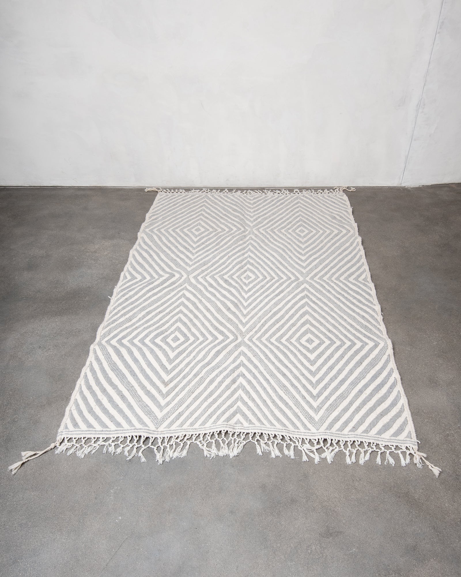 Modern, designer, handcrafted Berber rug from Morocco. Kelim carpet with beautiful designs and robust flat weave.
